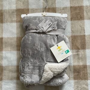 Baby Gray Elephant Blanket NWT Luxury Sherpa 30x40in